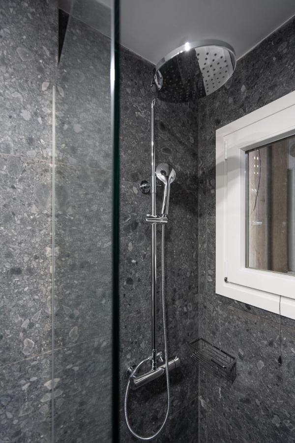 Unique 2 Bedrooms Apartment, Steps To Plaka And City Center Αθήνα Εξωτερικό φωτογραφία