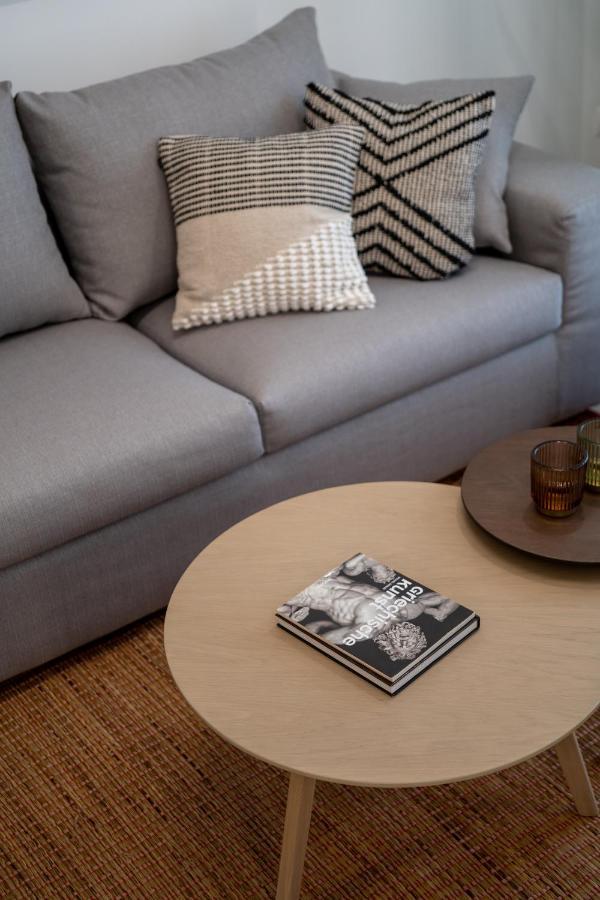 Unique 2 Bedrooms Apartment, Steps To Plaka And City Center Αθήνα Εξωτερικό φωτογραφία