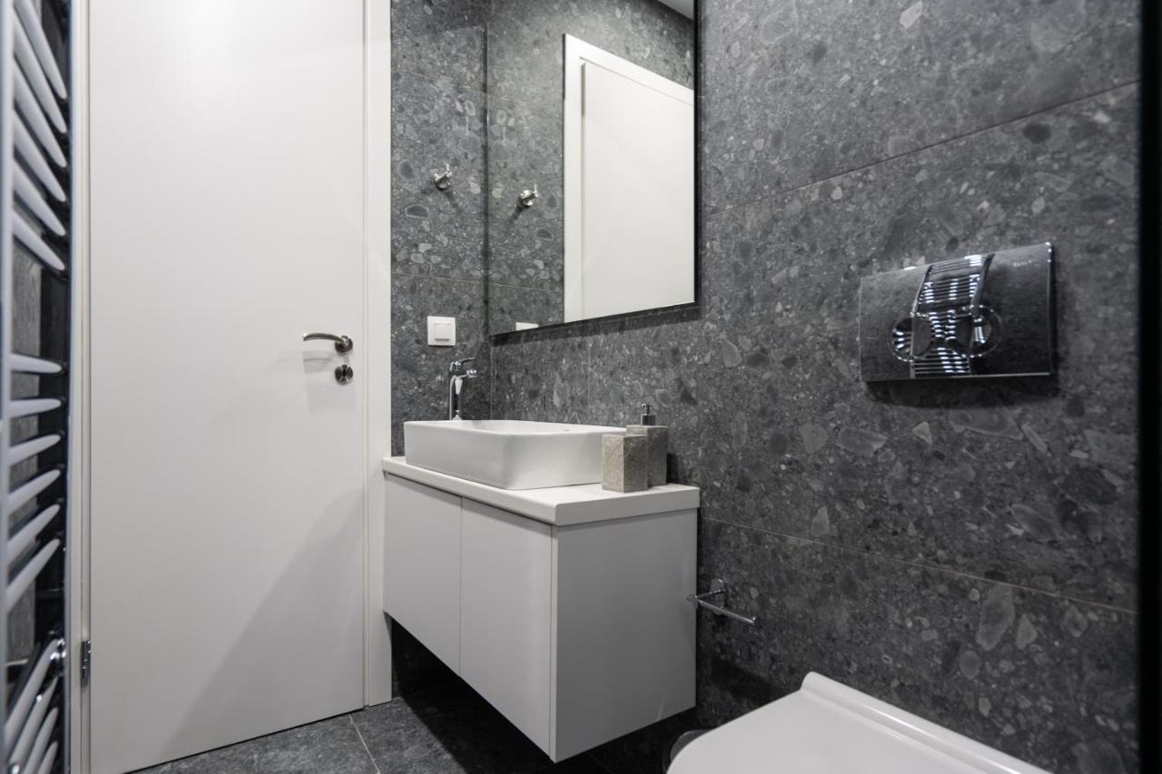 Unique 2 Bedrooms Apartment, Steps To Plaka And City Center Αθήνα Εξωτερικό φωτογραφία